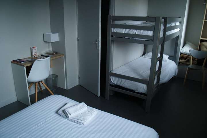 Room 16 of 38