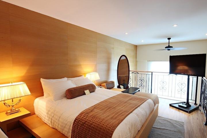 Room 8 of 60