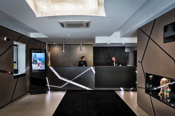 Hotel Interior 5 of 131