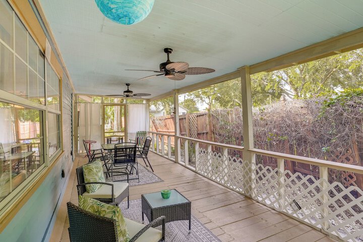 Lake Wales Vacation Rental w / Screened-in Porch!