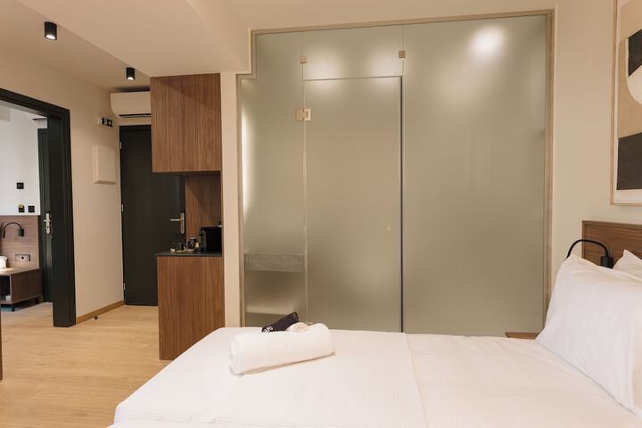 Room 12 of 172