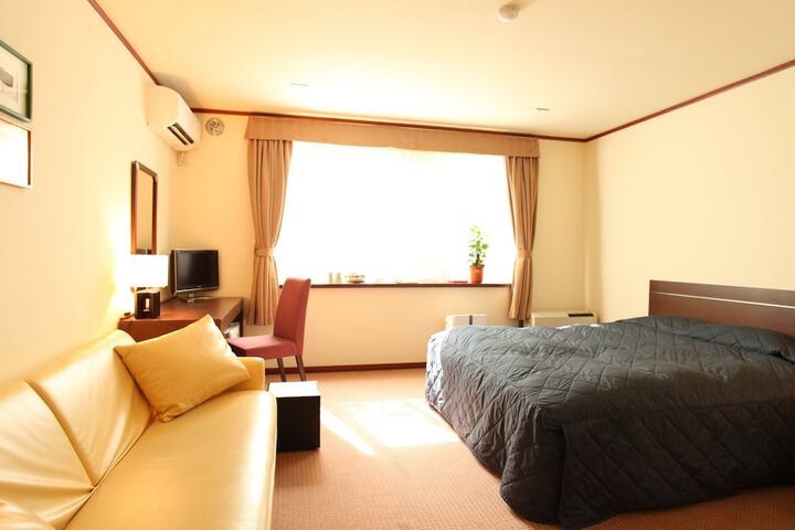 Room 8 of 68