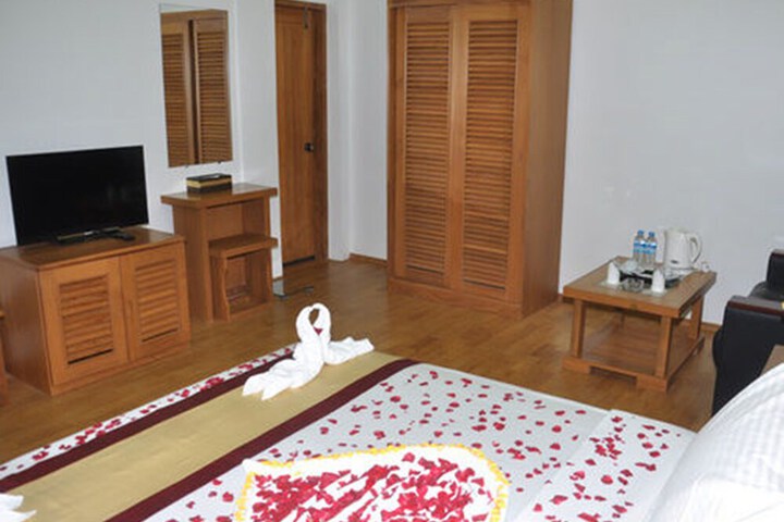 Room 9 of 26