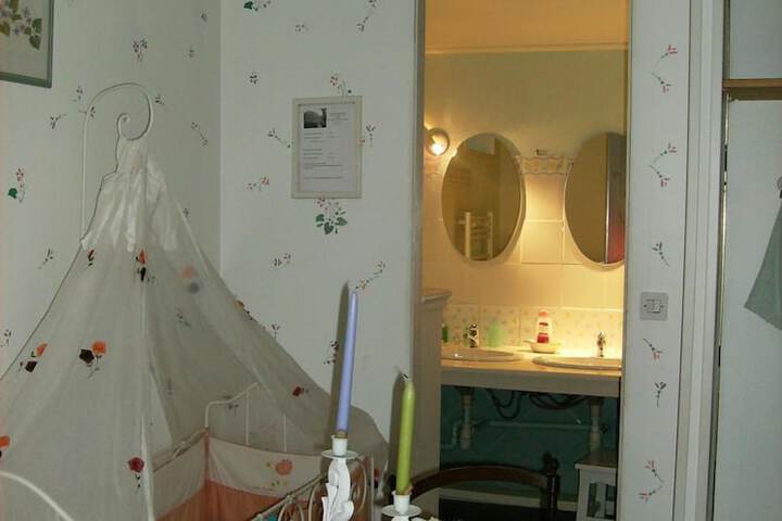 Room 10 of 40