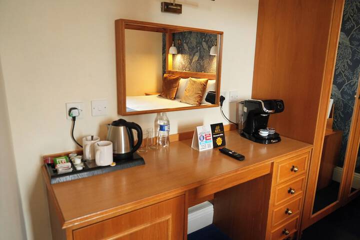 Room 115 of 208