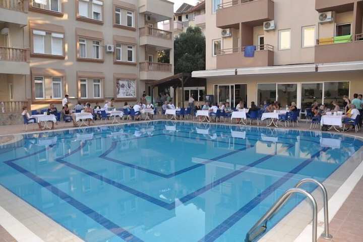 Pools & Facilities