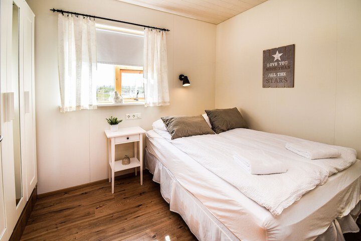 Room 5 of 32