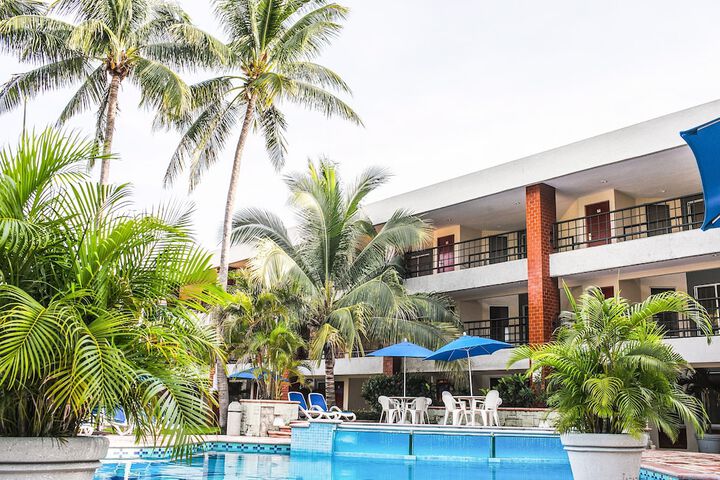 Pools & Facilities