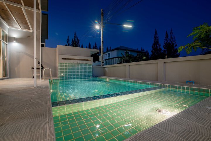 Pool 111 of 138