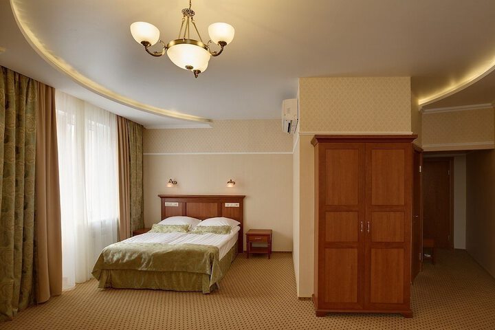 Room 5 of 41