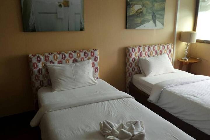 Room 39 of 64