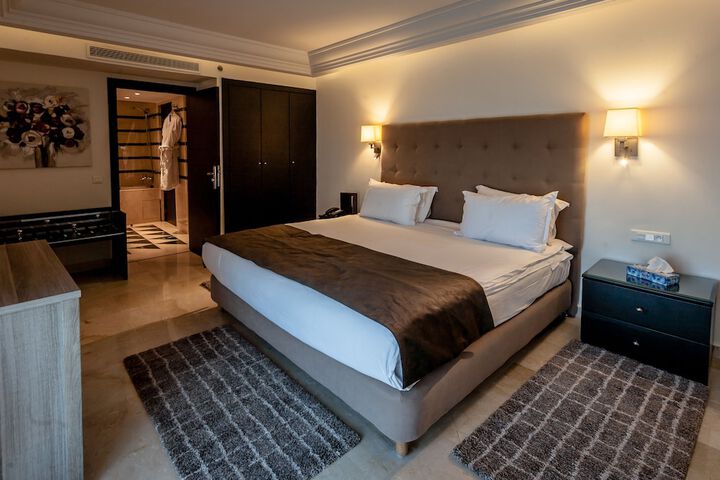 Room 4 of 36
