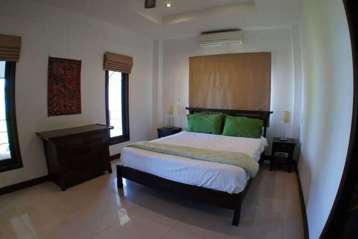 Room 4 of 15