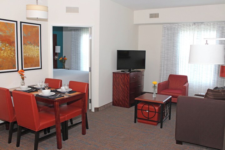 Room 5 of 27