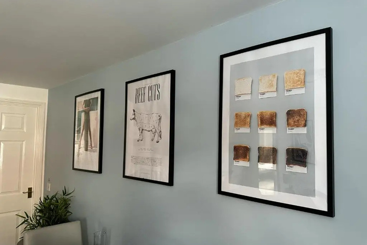 Room 8 of 9