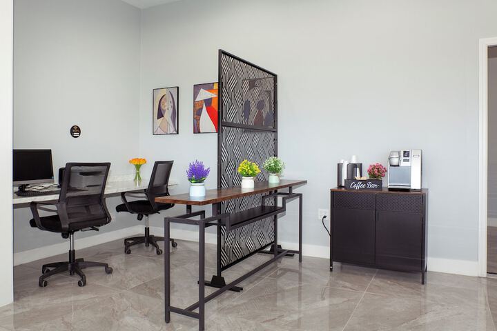 Business Center 18 of 24