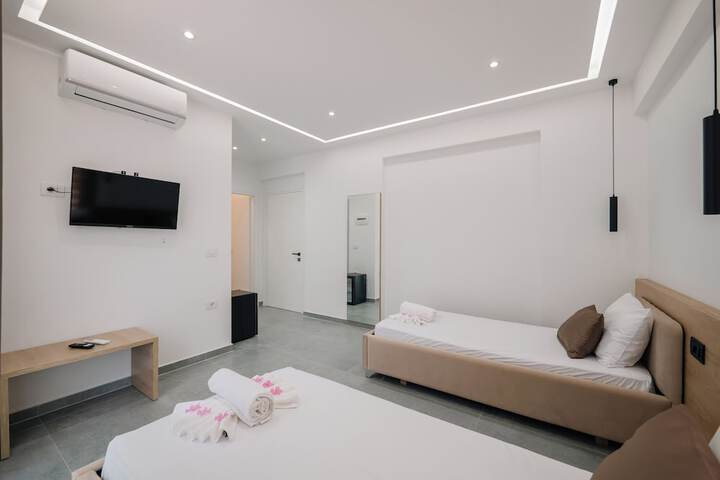 Room 16 of 35