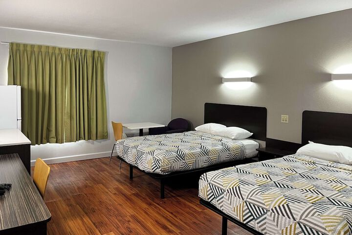 Room 6 of 17