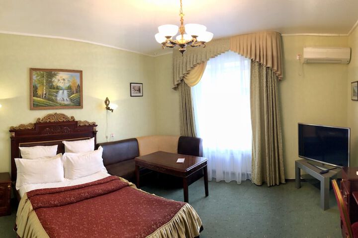 Room 23 of 81