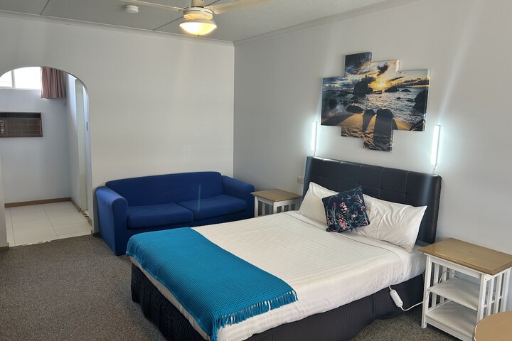 Room 11 of 20