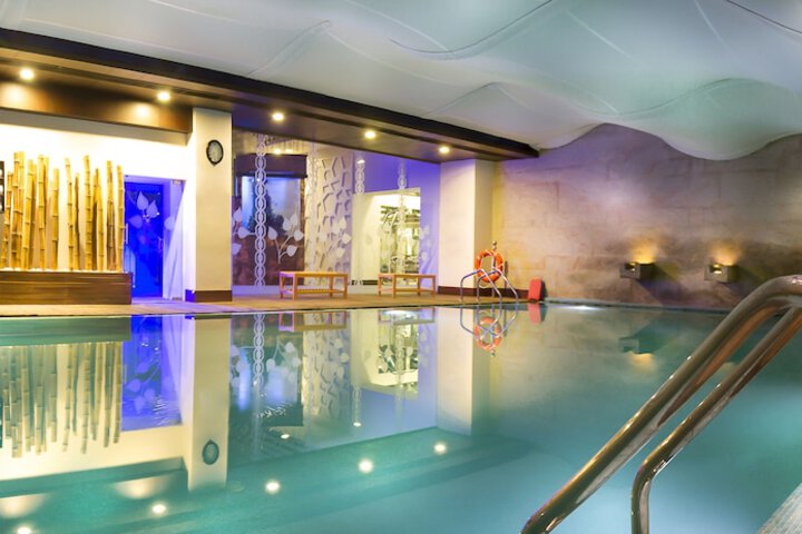 Hotel with Pool