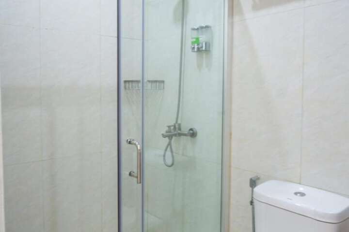 Room 17 of 28