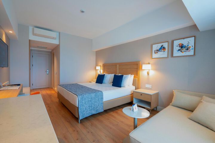Room 30 of 137