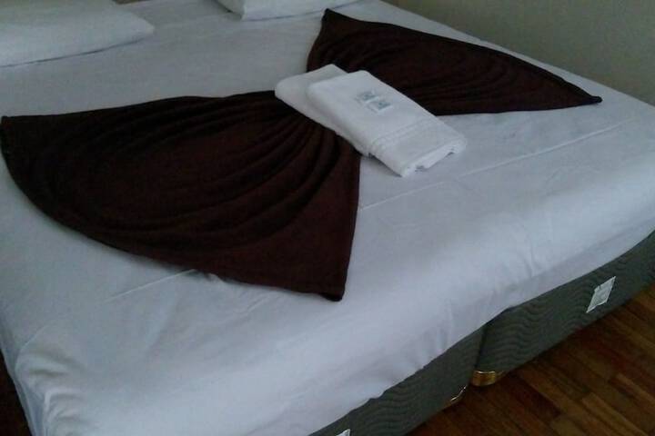 Room 5 of 35