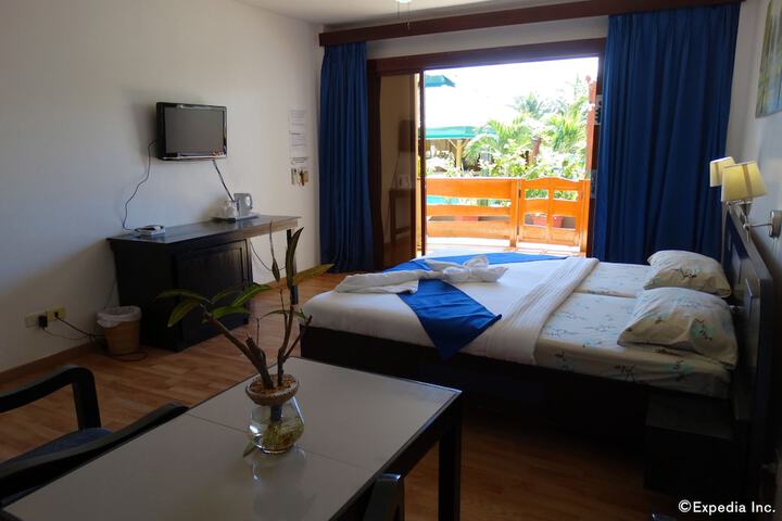Room 8 of 43