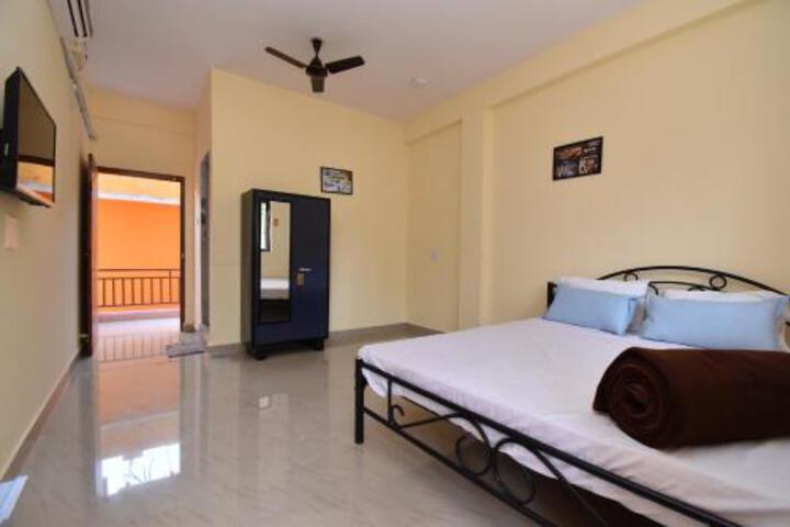 Room 15 of 19