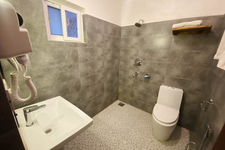 Room 161 of 214