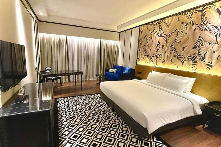 Room 6 of 79