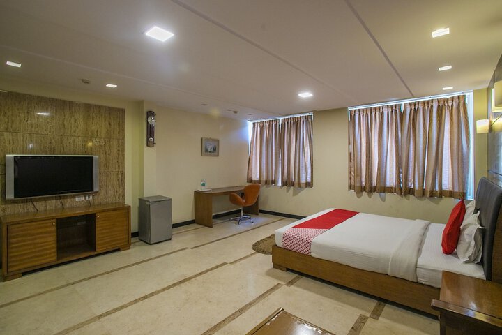 OYO 27859 Agi Dynasty Suites