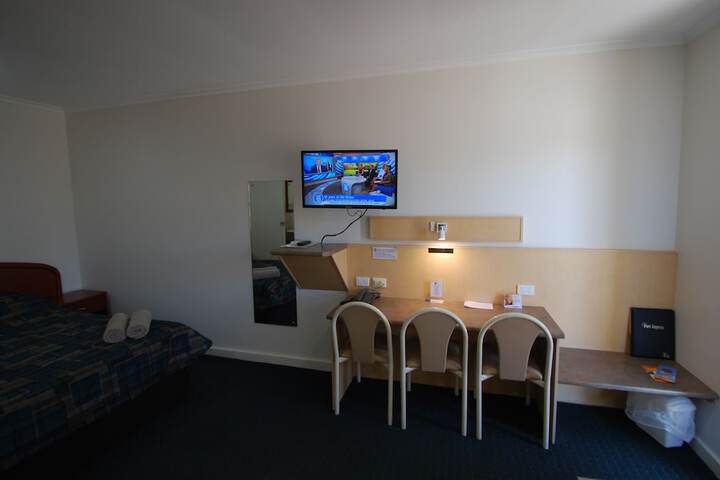 Room 13 of 89