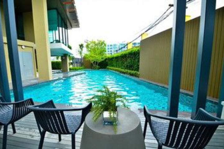Pool 20 of 21