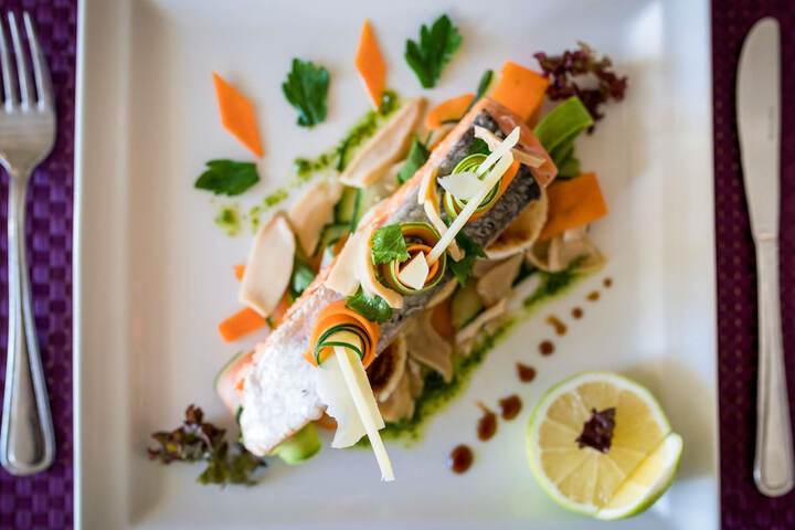 Dining 73 of 143