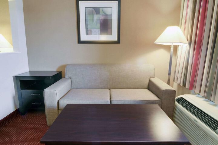 Room 16 of 36