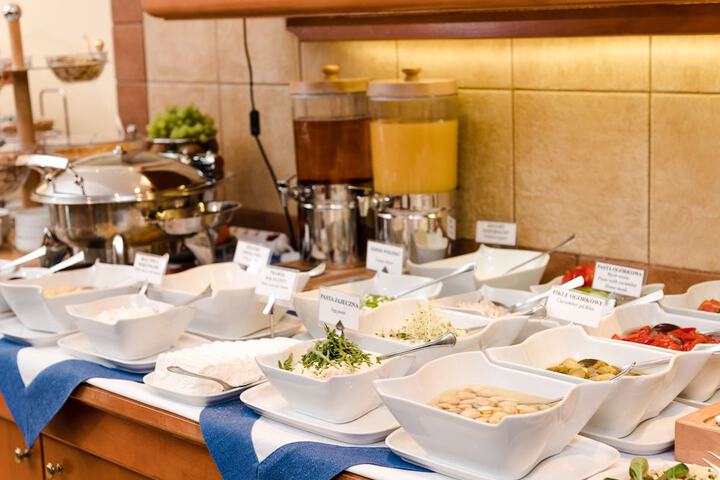 Breakfast/Coffee Service 124 of 180