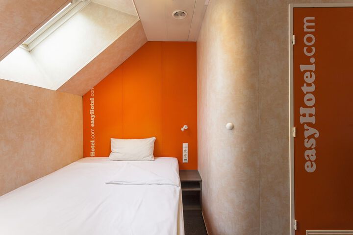 Room 13 of 57