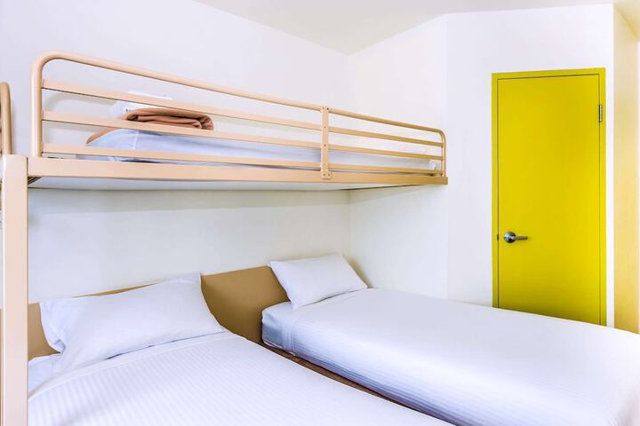 Room 10 of 19