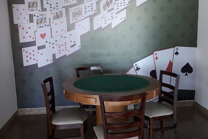 Room 17 of 68