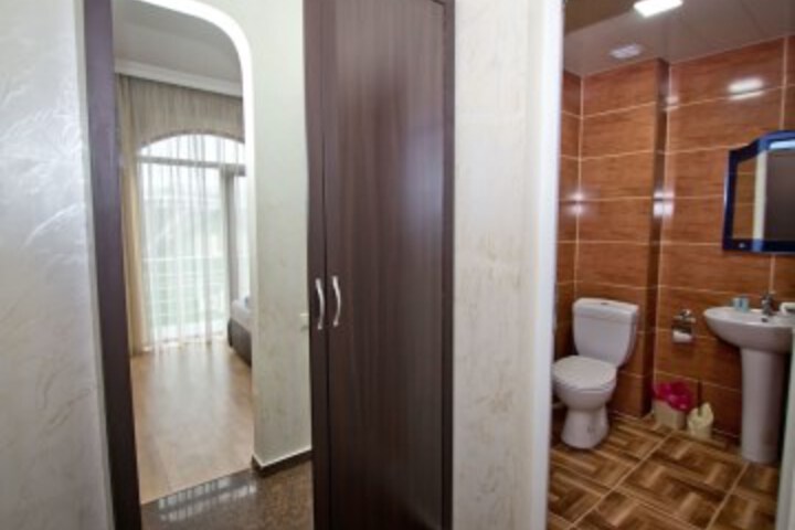 Room 80 of 93
