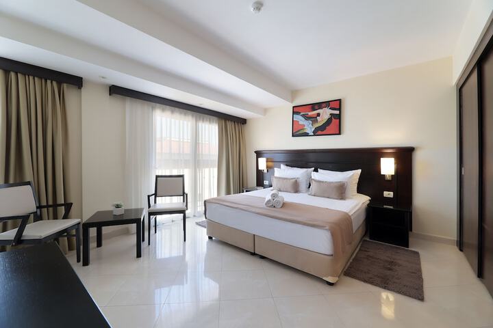 Room 27 of 113