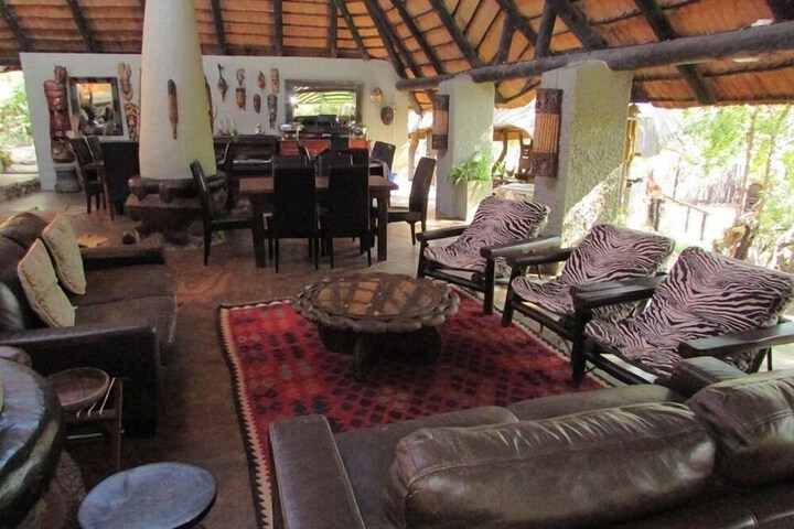 Lounge 42 of 72