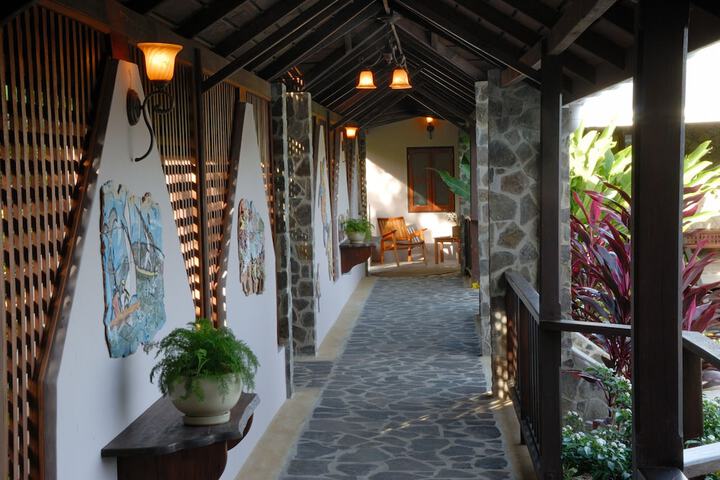 Hotel Exterior 61 of 78