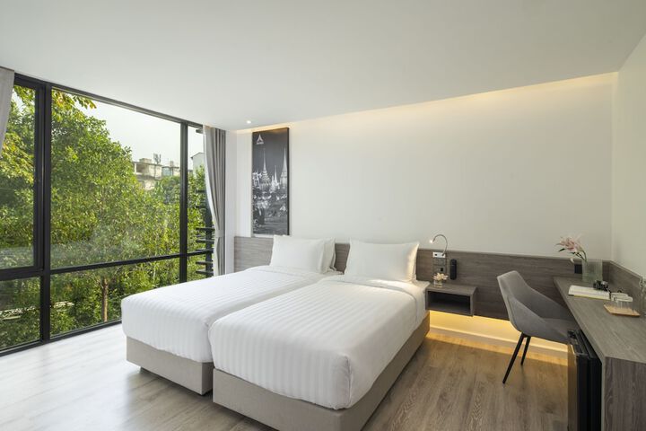 Room 15 of 42