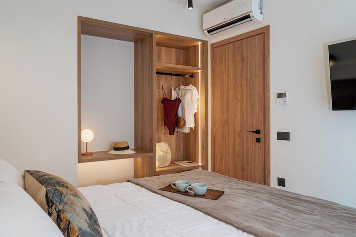 Room 6 of 60