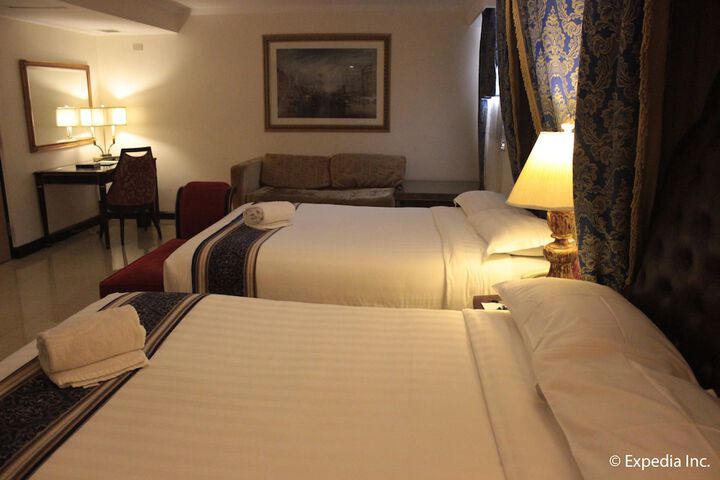 Room 15 of 77