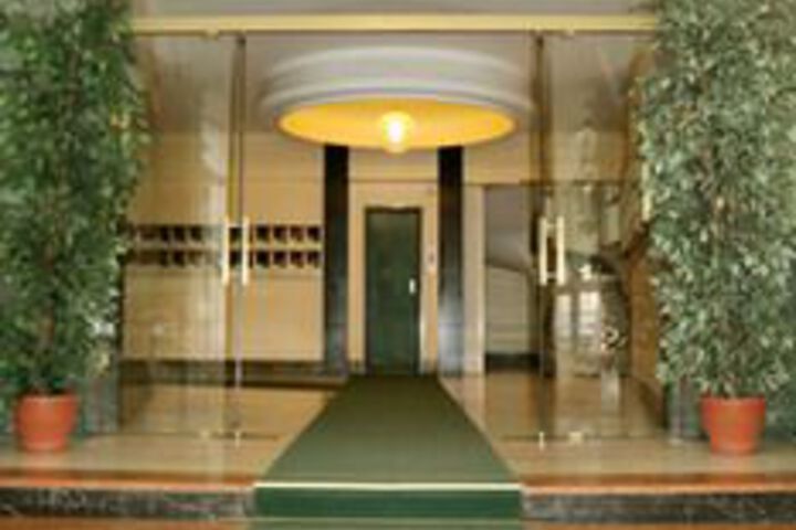 Hotel 8 of 12