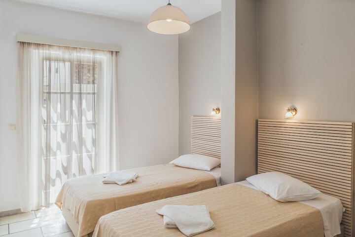 Room 3 of 60